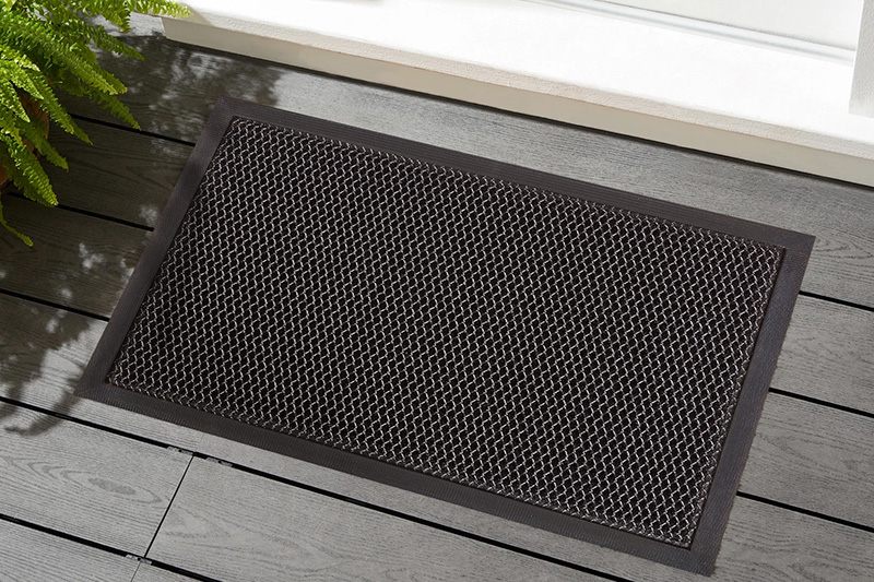 Felpudos de goma resistentes y funcionales